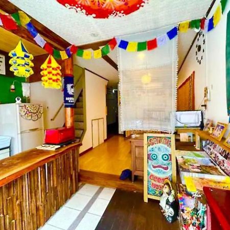 Santana Guest House Осака Екстериор снимка