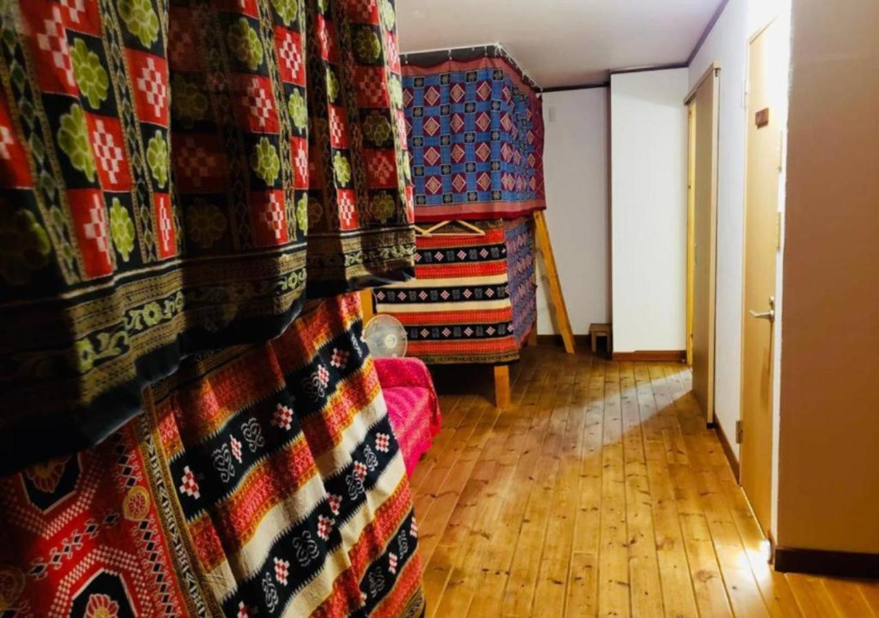 Santana Guest House Осака Екстериор снимка