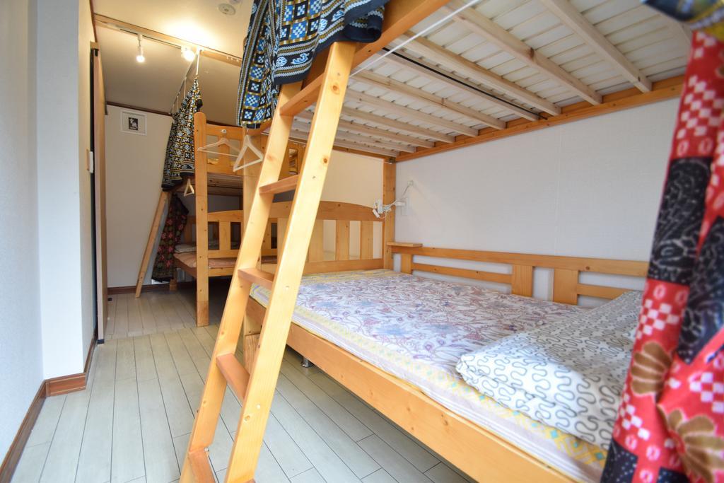 Santana Guest House Осака Екстериор снимка