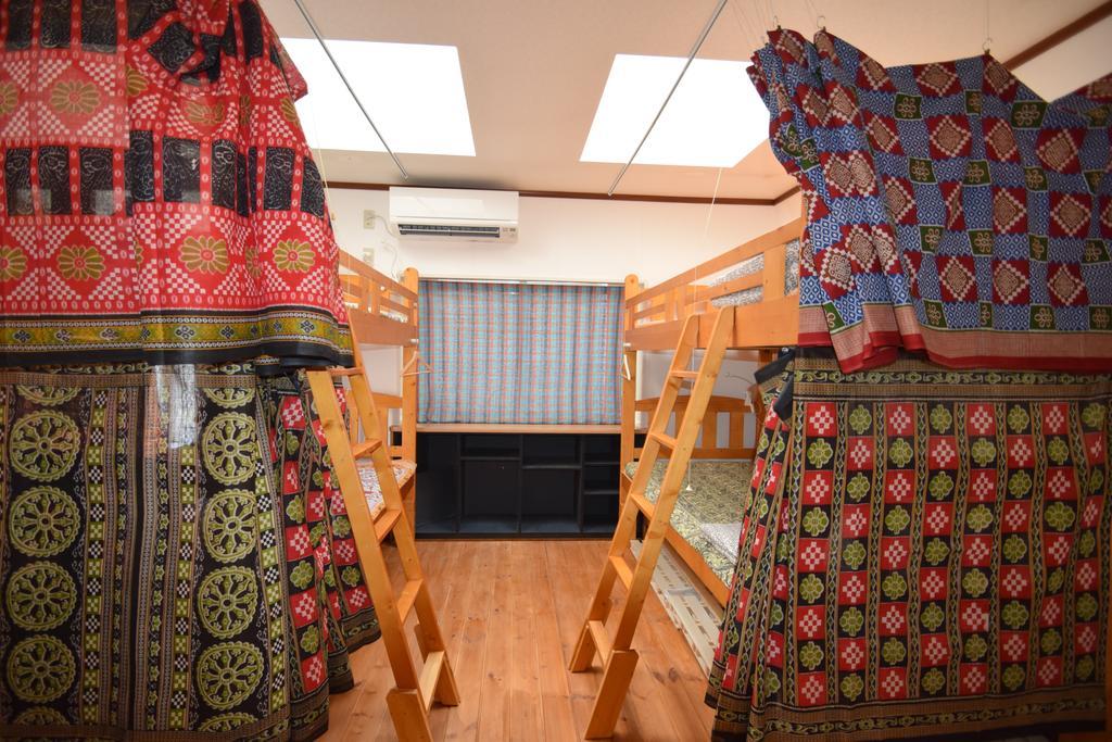 Santana Guest House Осака Екстериор снимка